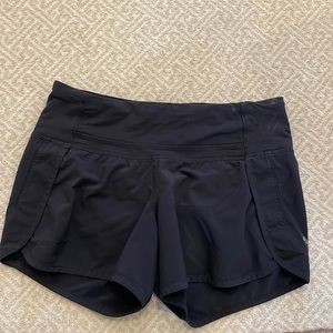 Lulu shorts 2 inch size 4